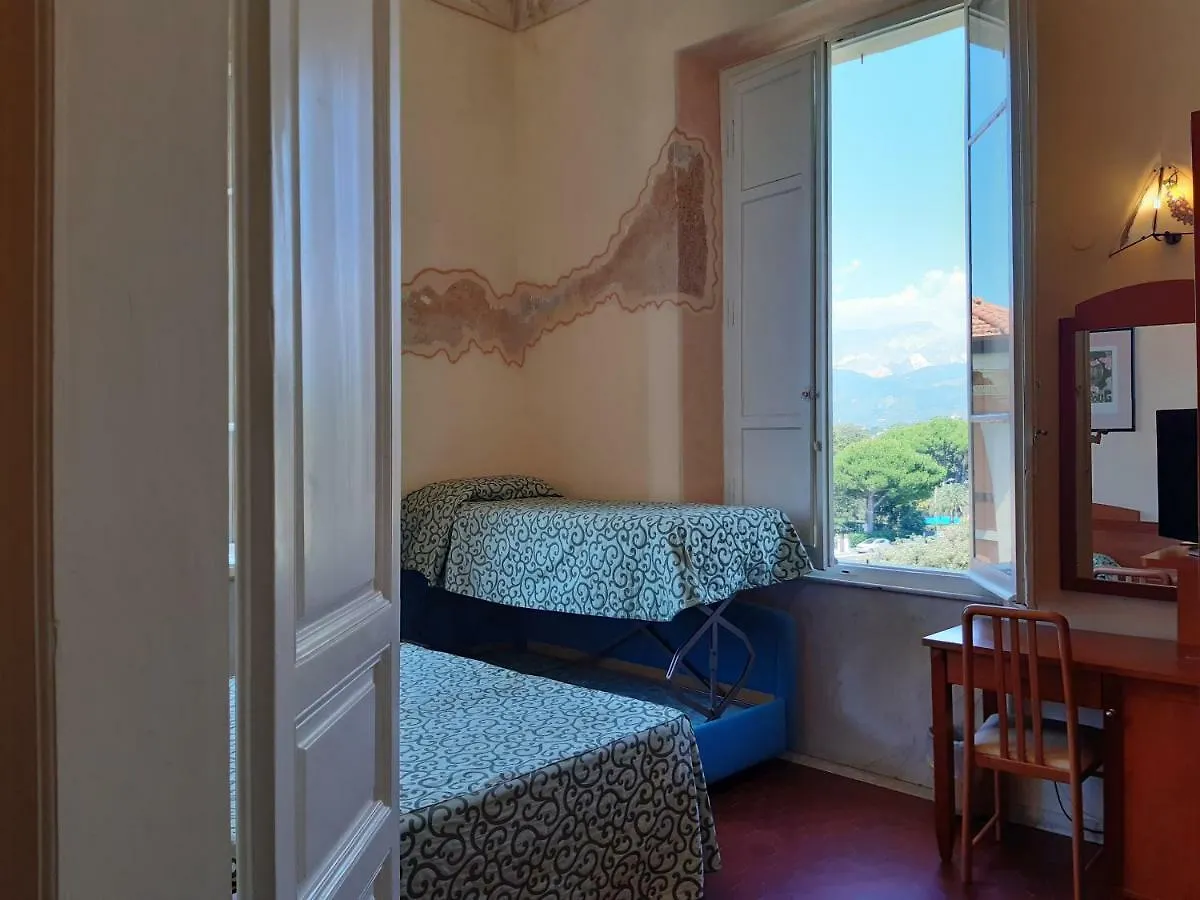 Hotel Italia Marina di Massa 3*,  Italie