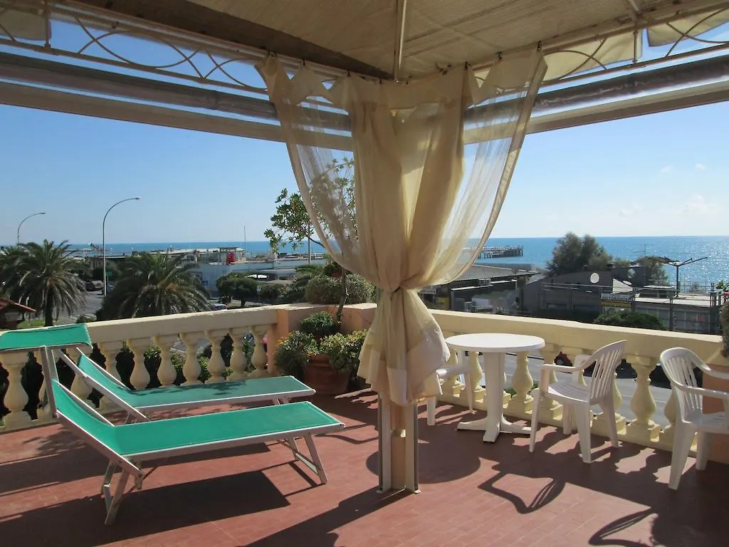 Hotel Italia Marina di Massa