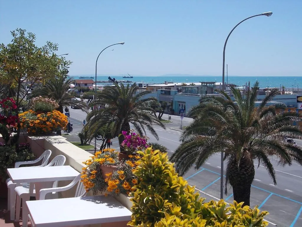 ***  Hotel Italia Marina di Massa Itália