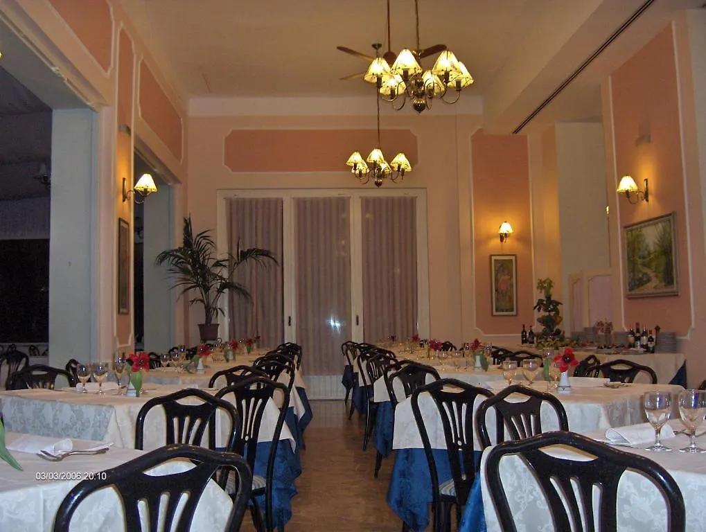 ***  Hotel Italia Marina di Massa Itália