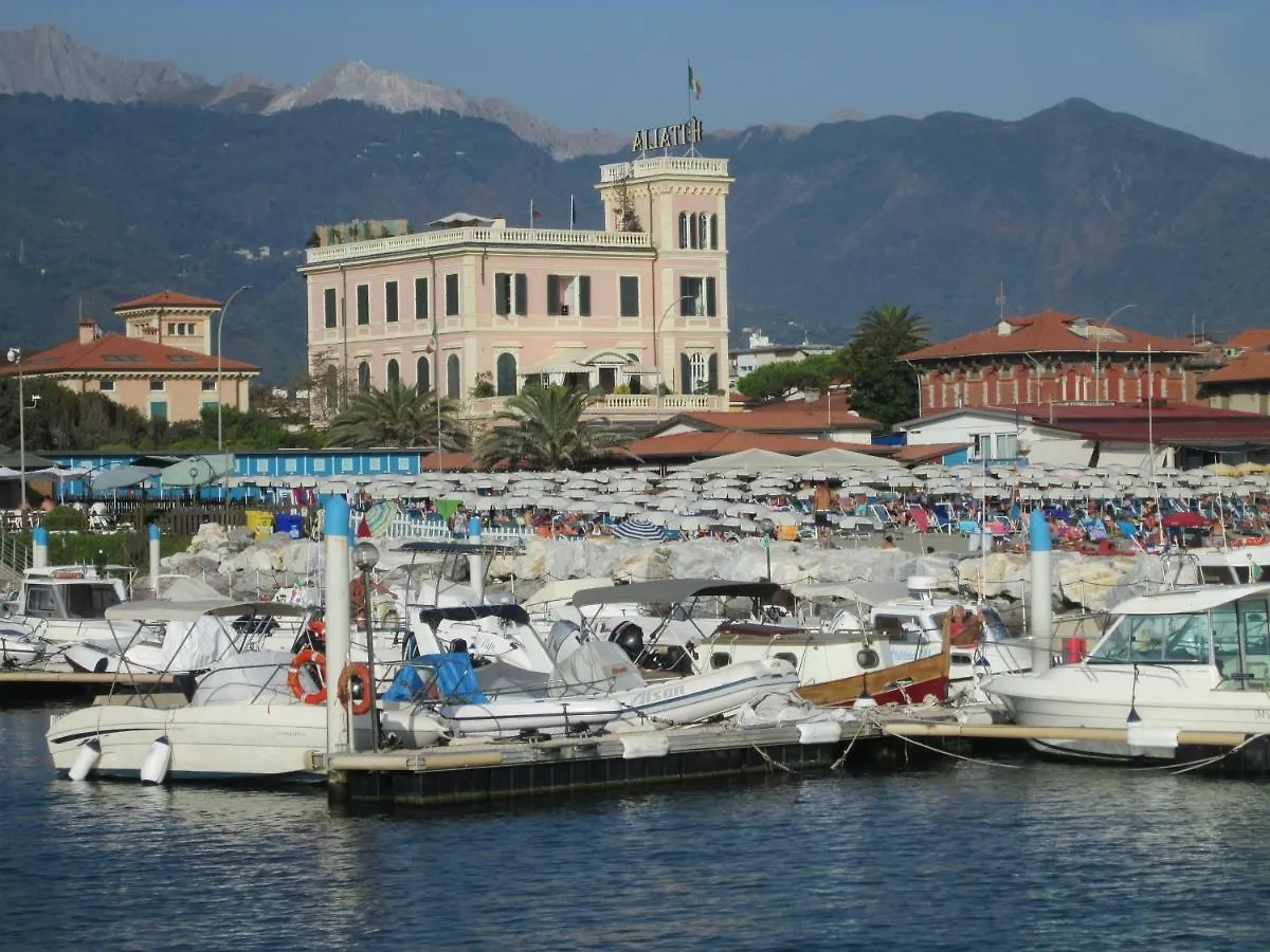 Hotel Italia Marina di Massa
