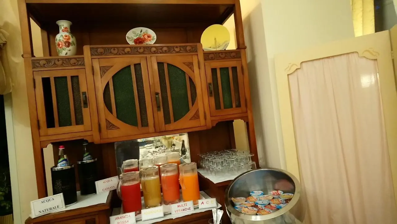 Hotel Italia Marina di Massa Italy