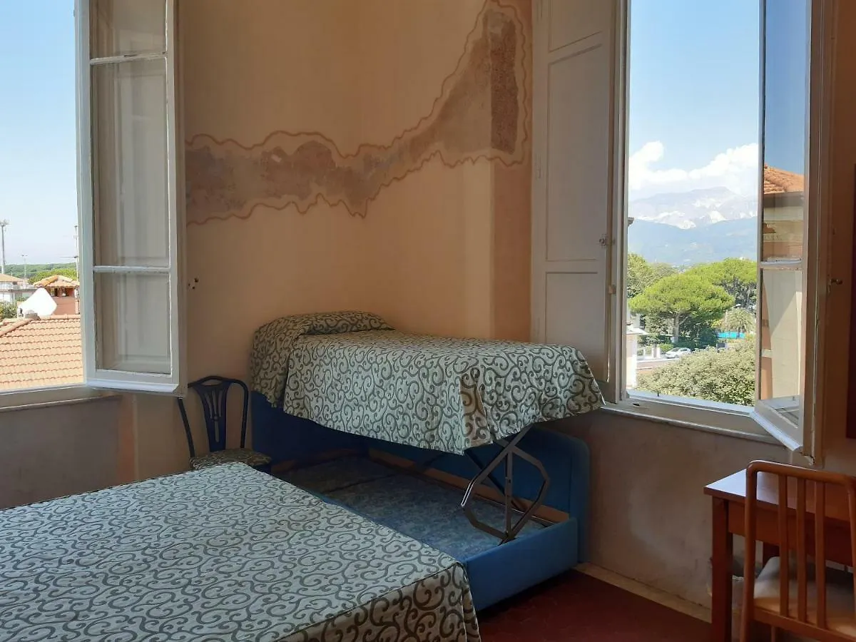 Hotel Italia Marina di Massa 3*,