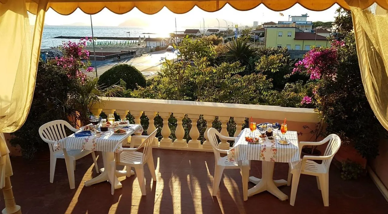 Hotel Italia Marina di Massa